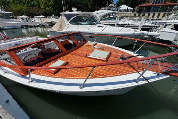31ft Windsor Craft Yacht For Sale