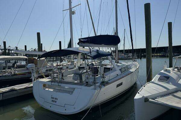 Photo of the 2016 Beneteau Oceanis 45 "Terra Nova"