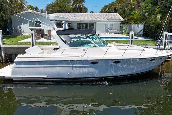 Photo of the 1998 Tiara Yachts 3500 Express