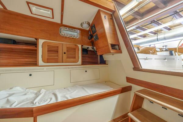 Luna 42ft Hinckley Yacht For Sale