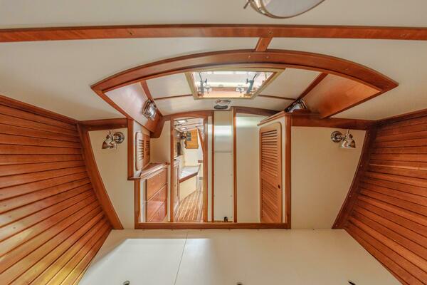 Luna 42ft Hinckley Yacht For Sale