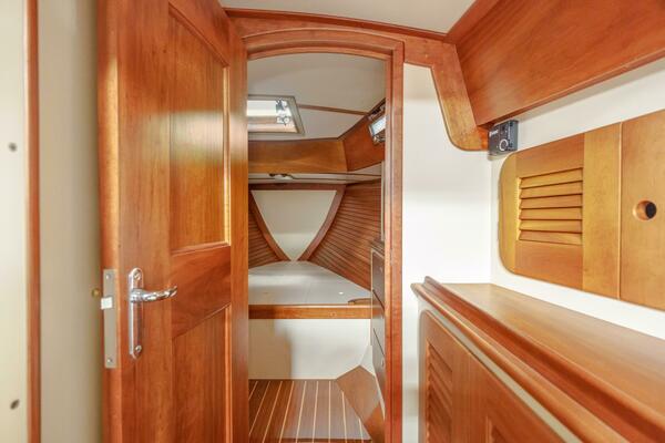 Luna 42ft Hinckley Yacht For Sale