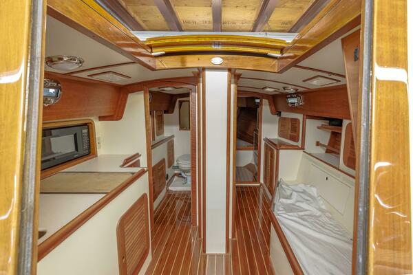 Luna 42ft Hinckley Yacht For Sale