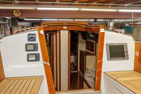 Luna 42ft Hinckley Yacht For Sale