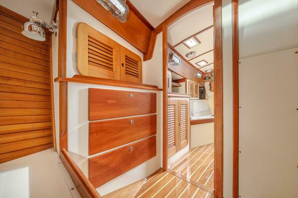Luna 42ft Hinckley Yacht For Sale