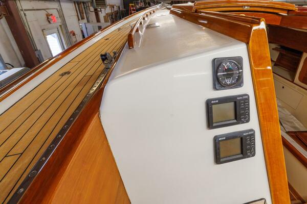 Luna 42ft Hinckley Yacht For Sale