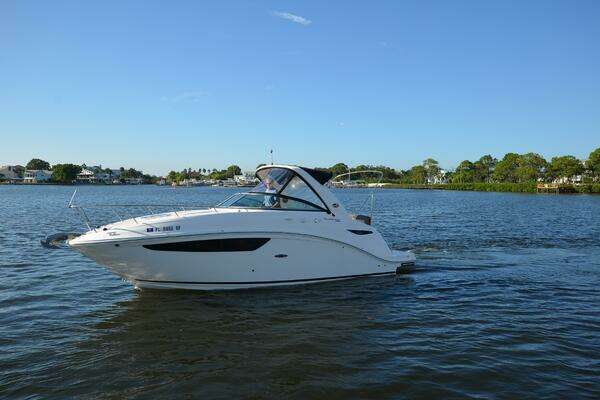 Photo of the 2015 Sea Ray 260 Sundancer