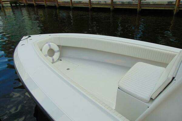 Photo of the 2002 Jupiter 27 Open
