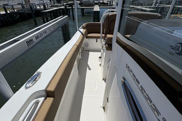 25ft Sea Hunt Yacht For Sale