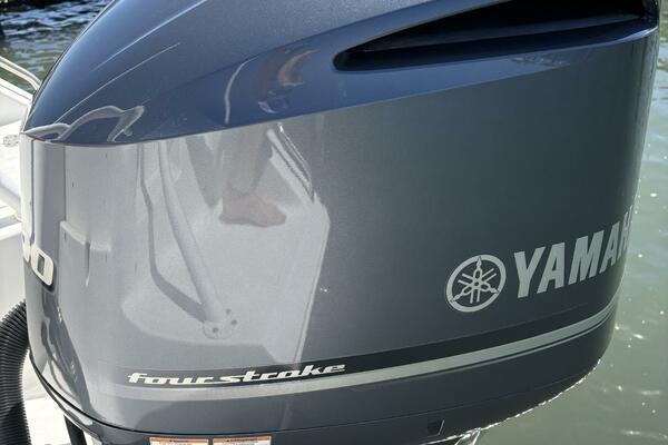 25ft Sea Hunt Yacht For Sale