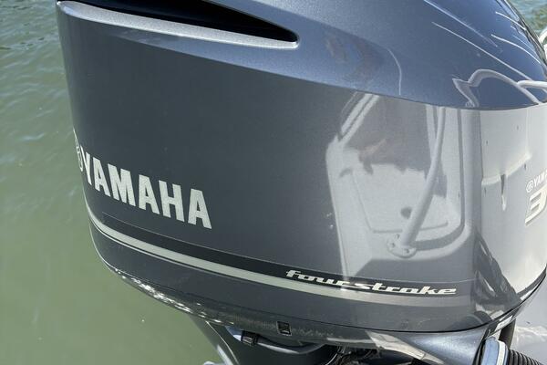 25ft Sea Hunt Yacht For Sale