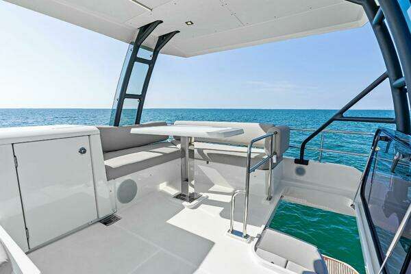 Prestige 420 Flybridge Yacht For Sale
