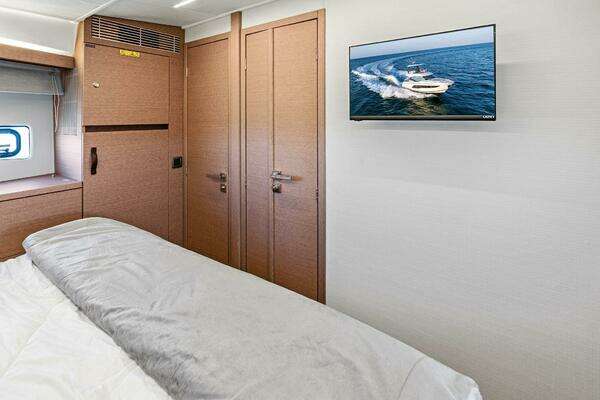 Prestige 420 Flybridge Yacht For Sale