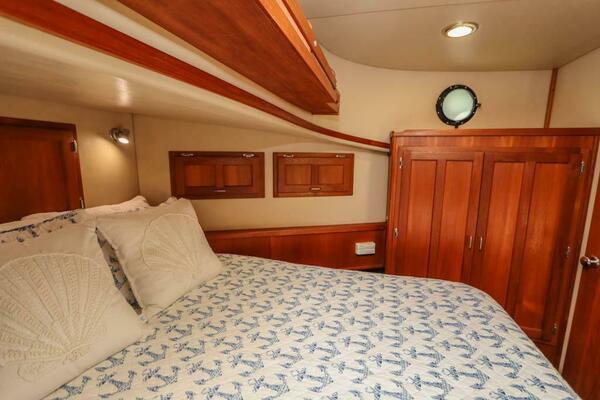 KNOT KAOS 37ft American Tug Yacht For Sale