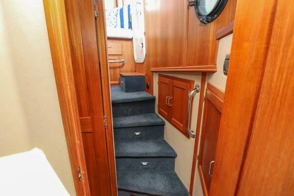 KNOT KAOS 37ft American Tug Yacht For Sale