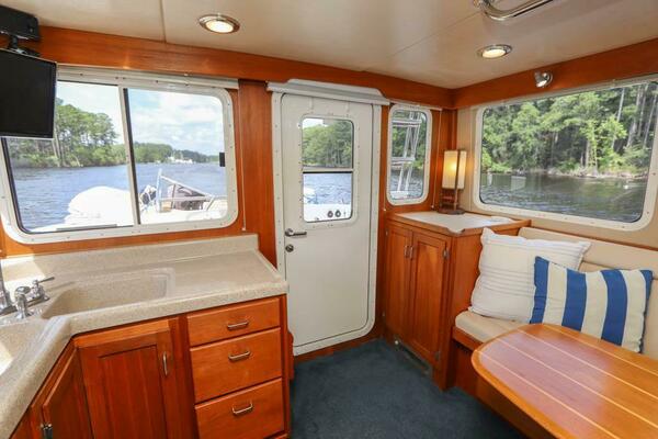 KNOT KAOS 37ft American Tug Yacht For Sale