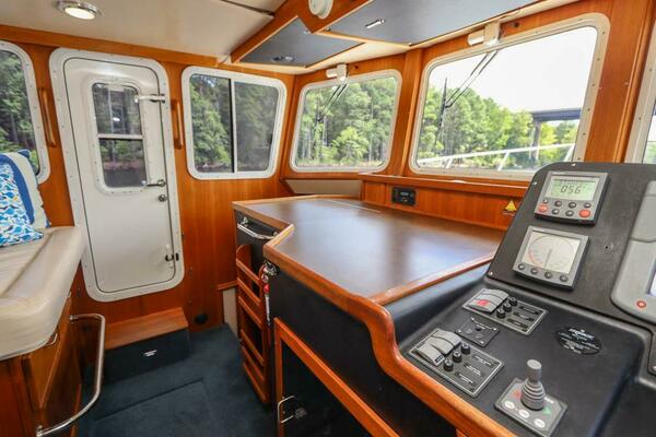 KNOT KAOS 37ft American Tug Yacht For Sale