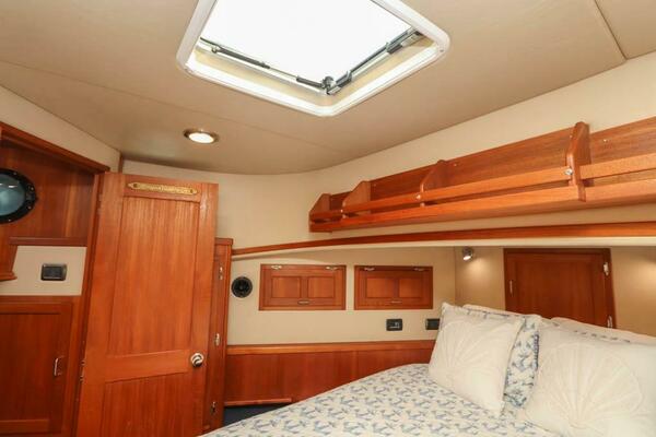 KNOT KAOS 37ft American Tug Yacht For Sale