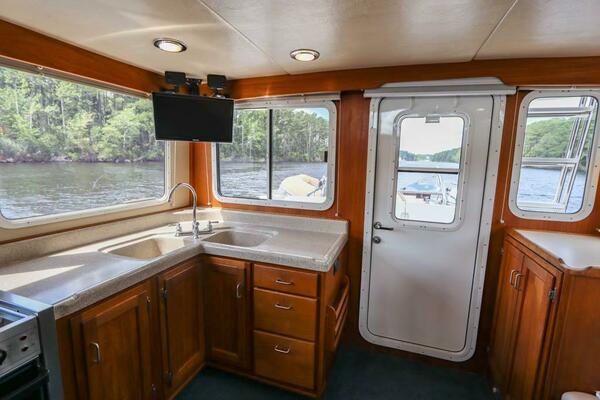 KNOT KAOS 37ft American Tug Yacht For Sale
