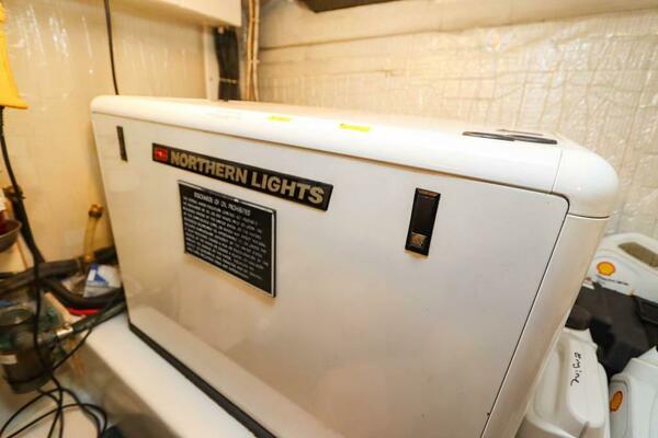 KNOT KAOS 37ft American Tug Yacht For Sale