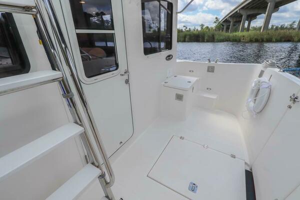 KNOT KAOS 37ft American Tug Yacht For Sale