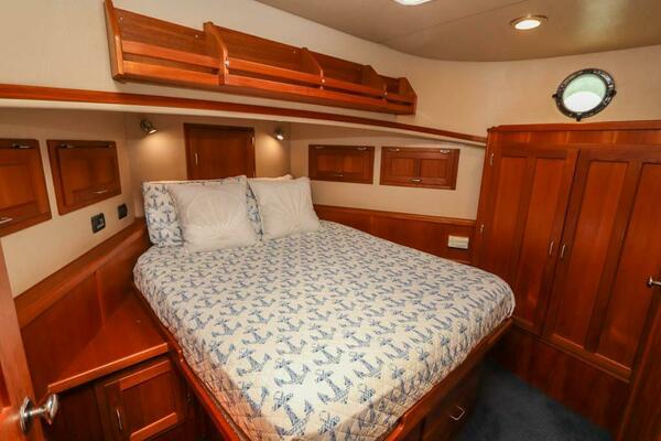 KNOT KAOS 37ft American Tug Yacht For Sale