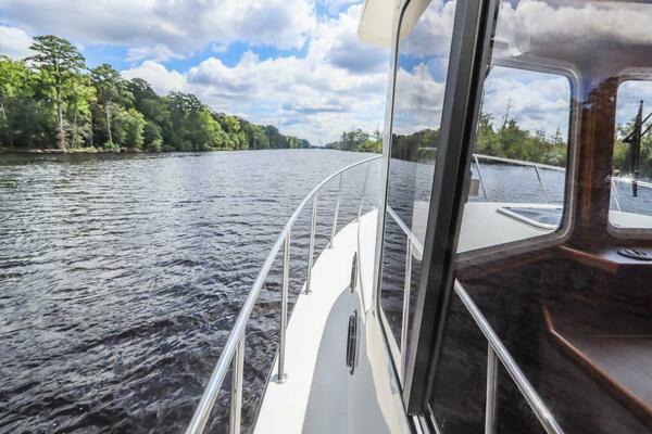 KNOT KAOS 37ft American Tug Yacht For Sale