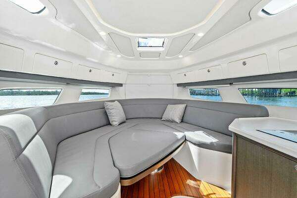 Intrepid 438 Evolution Yacht For Sale