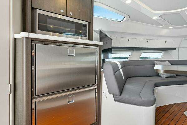 Intrepid 438 Evolution Yacht For Sale