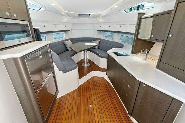 Intrepid 438 Evolution Yacht For Sale