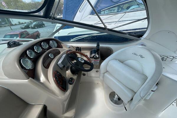 Loose Seal 28ft Sea Ray Yacht For Sale Loose Seal 28ft Sea Ray Yacht For Sale