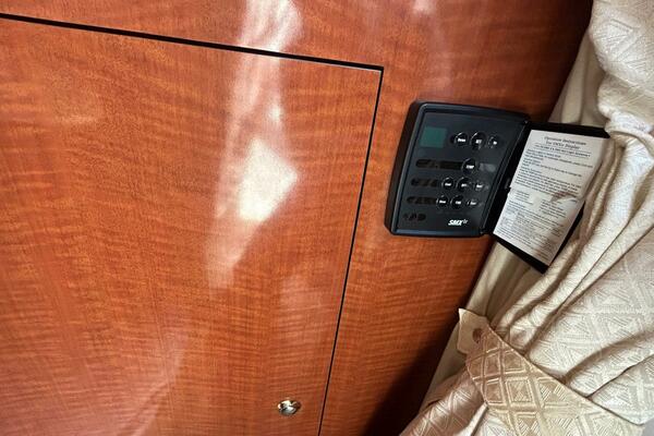 Loose Seal 28ft Sea Ray Yacht For Sale Loose Seal 28ft Sea Ray Yacht For Sale