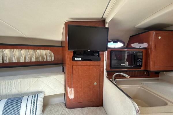 Loose Seal 28ft Sea Ray Yacht For Sale Loose Seal 28ft Sea Ray Yacht For Sale