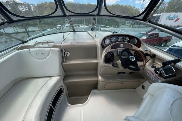 Loose Seal 28ft Sea Ray Yacht For Sale Loose Seal 28ft Sea Ray Yacht For Sale