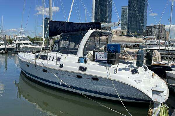 Photo of the 1999 Hunter Passage 450