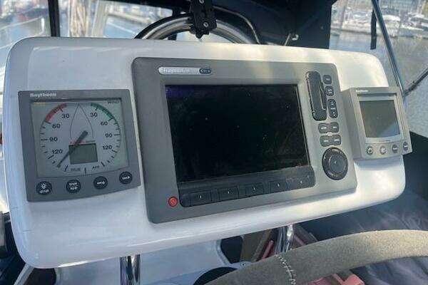 Photo of the 1999 Hunter Passage 450