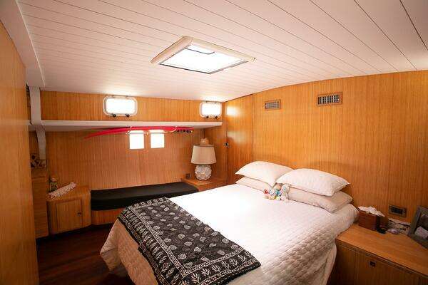 Photo of the 1966 Burger Beach House Ketch "~MiSCHKA~"