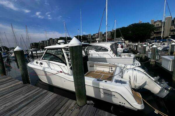 Boston Whaler 315 Conquest Yacht For Sale