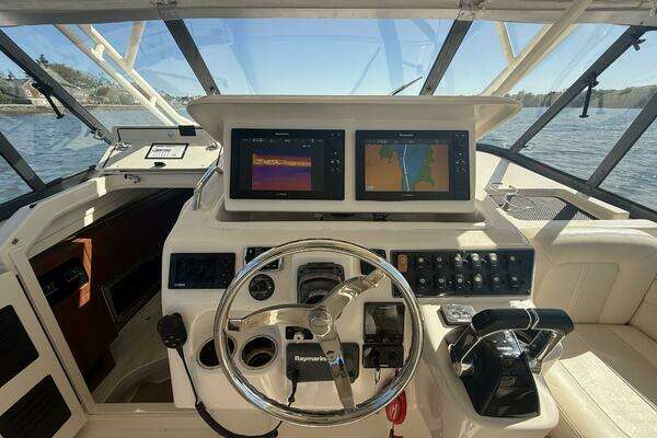 Grady-White 330 Express Yacht For Sale