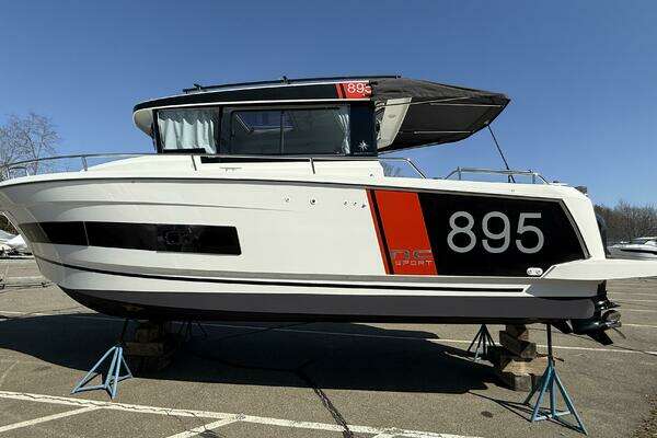29-ft-Jeanneau-2024-895 Sport-Scrimshaw III-Belfast Maine United States yacht for sale