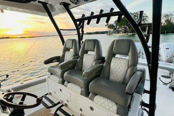 Regulator 41 Yacht For Sale