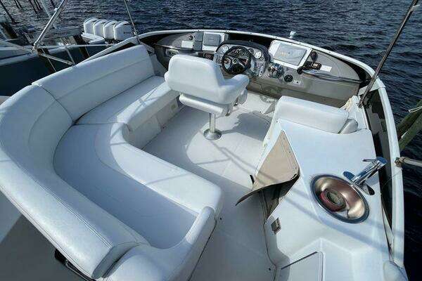 Photo of the 2000 Carver 396 Motor Yacht "Fractional Ownership Available"