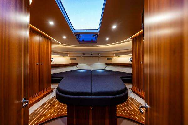 Nimbus 405 Coupe Yacht For Sale