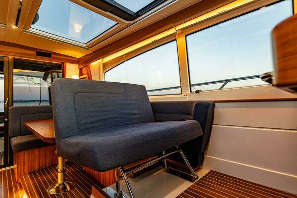 Nimbus 405 Coupe Yacht For Sale