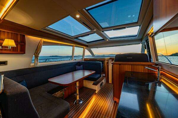 Nimbus 405 Coupe Yacht For Sale