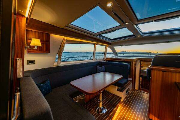 Nimbus 405 Coupe Yacht For Sale