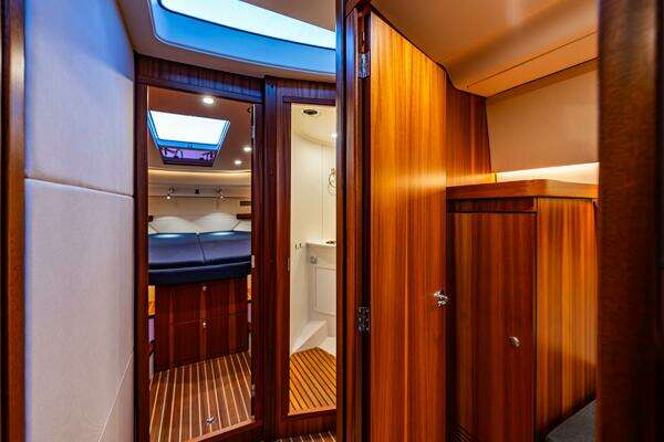 Nimbus 405 Coupe Yacht For Sale