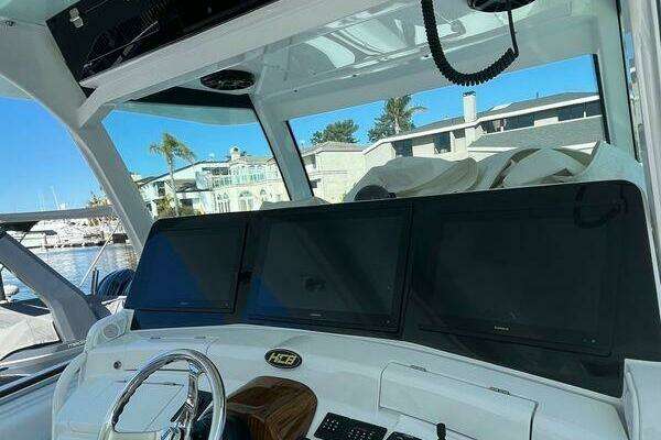 HCB Suenos Yacht For Sale