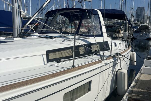 Photo of the 2019 Beneteau 38.1