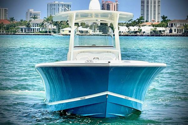 Photo of the 2018 Regulator 34 Center Console